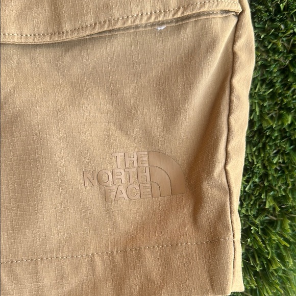 The North Face Utility Tan Men’s Shorts Size Medium *never worn new without tags - Picture 2 of 10